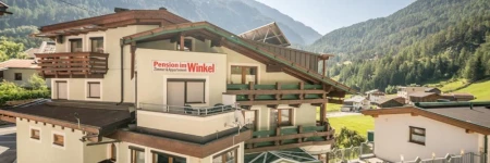 Appartementhaus im Winkel