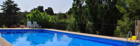 Casa rural El Salero Moratalla, piscina y chimenea