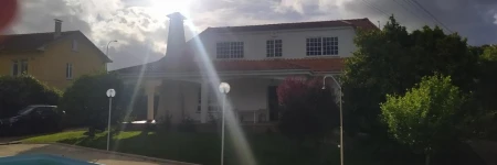 Chalet con piscina privada en Cabañas