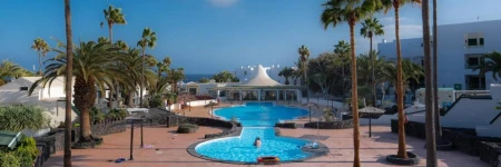 Comfortable houses Playa Roca beachfront access