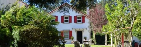 Excepcional chalet en primera línea de playa en Cabañas.