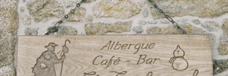 O Cabanel Albergue-Bar