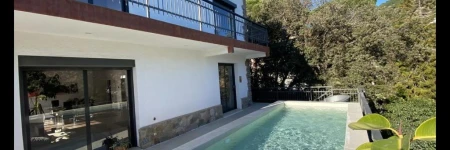 Villa Burriac with Private Pool, Costa Maresme, 20 minutes from Barcelona