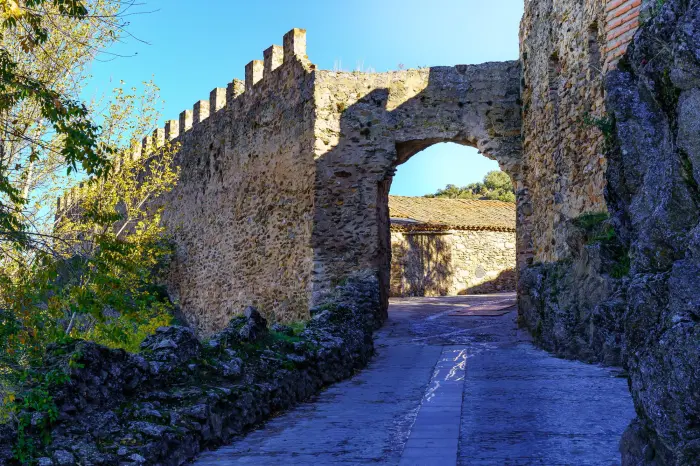 lugares de interes buitrago puerta muralla perimetral ciudad medieval
