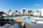 Apartamento con terraza y piscina en Corralejo