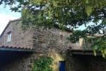 Casa rural de piedra en una aldea tranquila de Zas