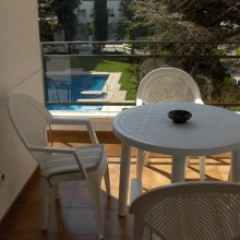 apartamentos ALVA-PARK III. Lloret de Mar. Girona. 6_-_terraza,_mesa_y_sillas