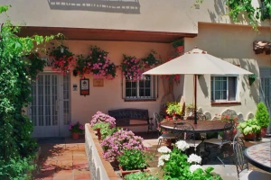 Casa rural y aptos. turísticos Sanahuja