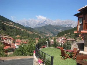 Apartamentos LA MONTAÑA