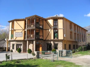 Enlace a la de web Hotel Valle del Jerte Los Arenales Hotel Valle del Jerte Los Arenales